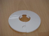 Plastová krycí růžice dělená pro trubku pr. 22 mm (1/2")
